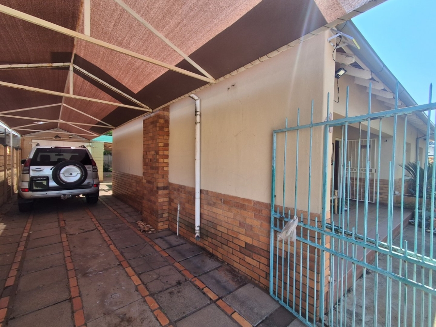  Bedroom Property for Sale in Stilfontein Ext 4 North West